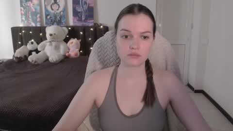 little__flowers online show from November 2, 2025, 8:17 am