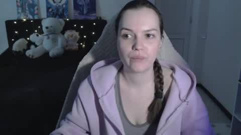 little__flowers online show from April 24, 2026, 10:07 am