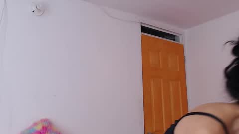 TU ANGELITO online show from October 19, 2025, 1:06 am