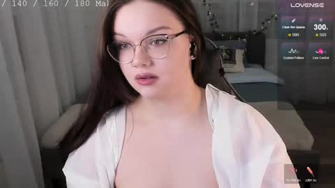 Eva online show from October 20, 2025, 5:57 pm