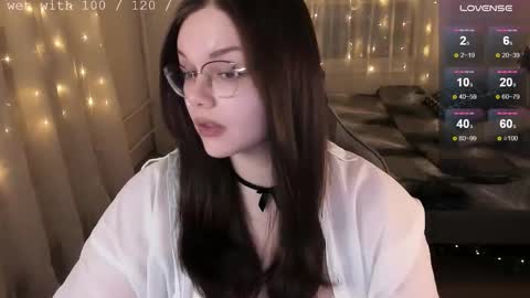 Eva online show from December 3, 2025, 7:56 pm