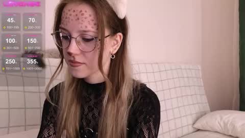 little_bliss online show from November 13, 2025, 9:03 pm