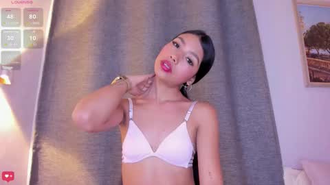 Ana online show from October 15, 2025, 7:47 pm