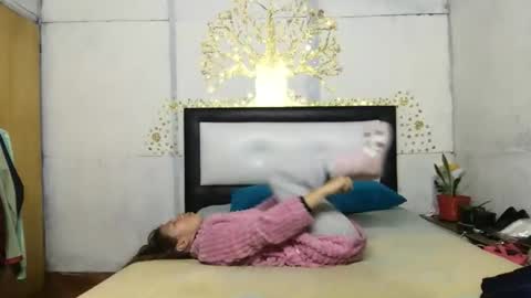 Diablita online show from November 24, 2025, 9:31 am