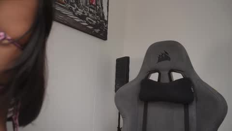 Help me reach 100 likes online show from November 30, 2025, 7:18 pm