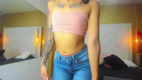 Snapshot of little_jenni chatting on January 15, 2025, 1:20 pm online show from January 15, 2025, 1:20 pm