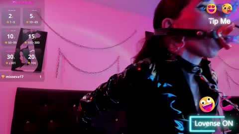 Little Nauughty2 online show from January 16, 2026, 2:43 pm