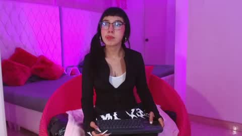 Snapshot of little_paulette chatting on June 14, 2026, 4:25 am Paulette online show from June 14, 2026, 4:25 am