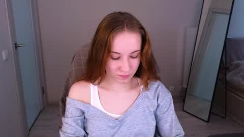 little_pretty_woman online show from April 7, 2026, 2:50 pm