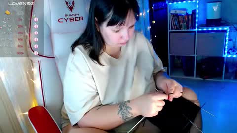 little_raiden online show from November 14, 2025, 2:54 am