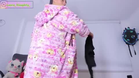 Im Laura. buy my contentcompra mi contenido offline  online show from January 17, 2025, 9:17 am