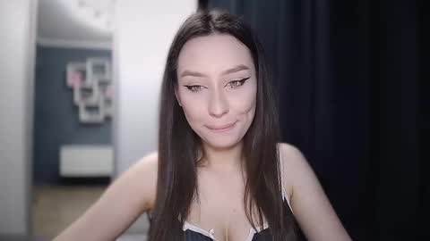 Snapshot of little_witch_777 chatting on December 4, 2024, 7:06 am Alice online show from December 4, 2024, 7:06 am