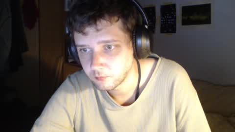 littlealien7 online show from October 24, 2025, 9:17 am