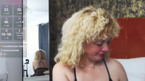 LittleCurlyGirll online show from December 13, 2025, 7:53 pm