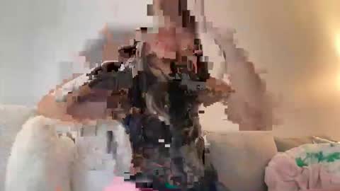 Snapshot of littlecutiechloe chatting on May 22, 2026, 10:59 pm LittleCutieChloe online show from May 22, 2026, 10:59 pm