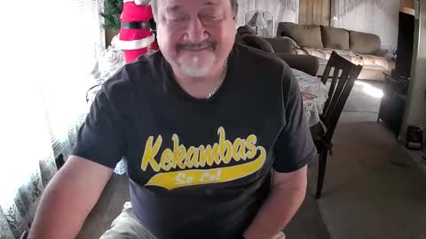 Snapshot of littled83057 chatting on December 6, 2024, 9:46 pm Littled83057 online show from December 6, 2024, 9:46 pm