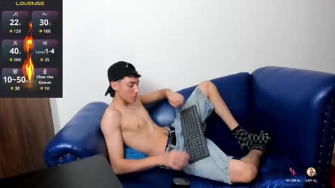 Snapshot of littledanny_ chatting on October 18, 2025, 6:19 pm DANNY online show from October 18, 2025, 6:19 pm