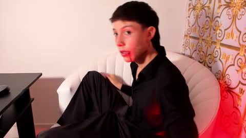 Snapshot of littledanny_ chatting on October 31, 2025, 5:14 pm DANNY online show from October 31, 2025, 5:14 pm