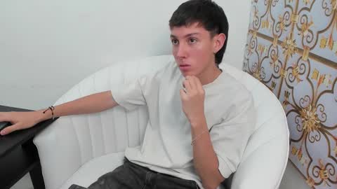 Snapshot of littledanny_ chatting on November 13, 2025, 5:12 pm DANNY online show from November 13, 2025, 5:12 pm