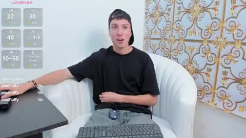 Snapshot of littledanny_ chatting on November 24, 2025, 7:35 pm DANNY online show from November 24, 2025, 7:35 pm