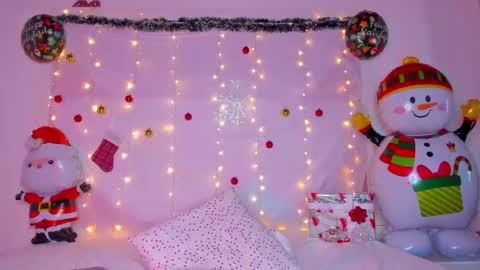 littlee_emma_ online show from December 23, 2024, 9:16 am