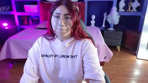 Angel  online show from December 18, 2025, 8:37 pm