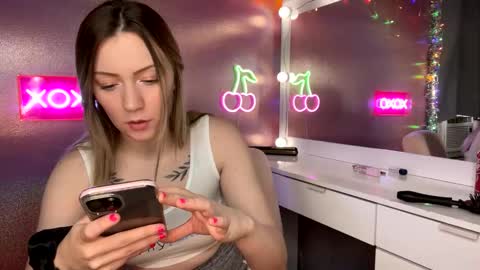 Snapshot of littleemommaa23 chatting on February 28, 2025, 4:10 pm LittleMomma online show from February 28, 2025, 4:10 pm