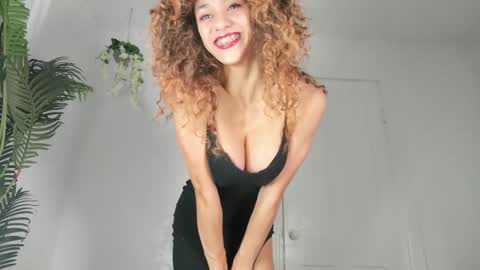 Snapshot of littlegreekflower chatting on October 26, 2025, 3:56 am Audra A online show from October 26, 2025, 3:56 am