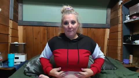 lisanixs online show from April 19, 2026, 2:33 am