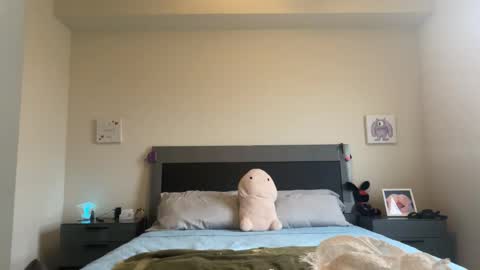 littlelyssy online show from January 22, 2025, 5:28 pm