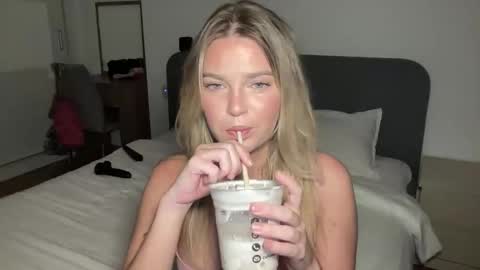 Marciabrady online show from November 6, 2025, 1:28 am