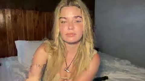 Marciabrady online show from May 26, 2026, 9:27 am