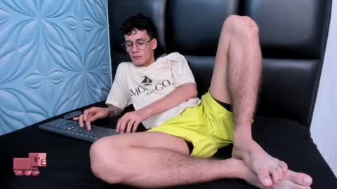 MAX online show from October 8, 2025, 12:58 pm