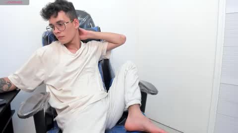 MAX online show from November 7, 2025, 9:26 pm