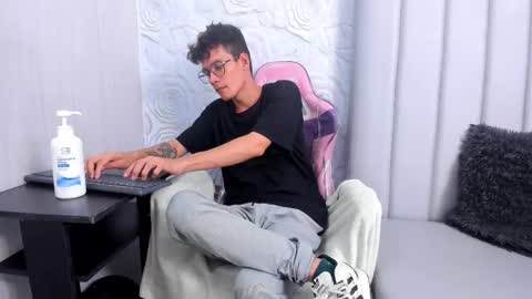 MAX online show from November 26, 2025, 1:56 pm