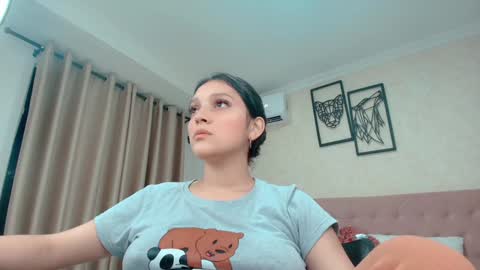 Sarahs Room online show from February 5, 2025, 3:02 am