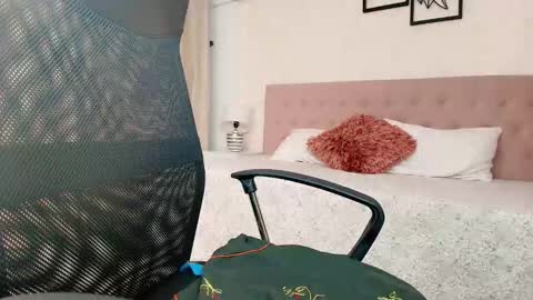 Sarahs Room online show from September 23, 2025, 9:40 pm