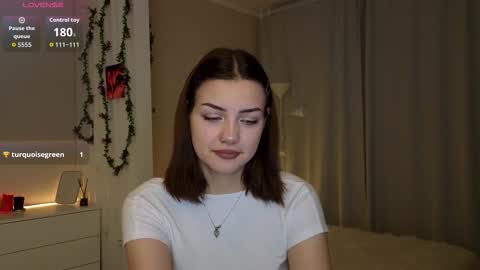 Bella online show from November 28, 2025, 5:43 am