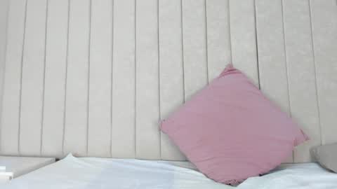 Snapshot of littleoliviia_ chatting on February 5, 2025, 1:00 pm im olivia IG littleolivia01 online show from February 5, 2025, 1:00 pm