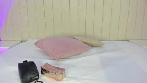 Snapshot of littleoliviia_ chatting on February 11, 2025, 12:58 pm im olivia IG littleolivia01 online show from February 11, 2025, 12:58 pm