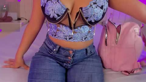 im olivia IG littleolivia01 online show from January 14, 2026, 12:55 pm