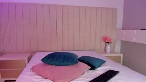 im olivia IG littleolivia01 online show from March 11, 2026, 2:01 pm