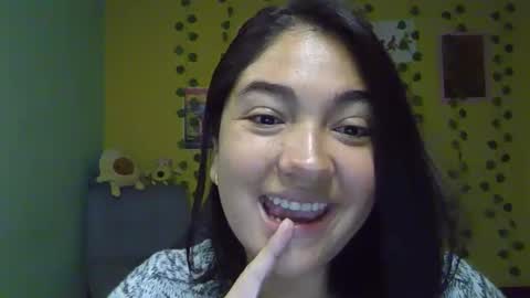 Mia  Wednesday to Sunday 730 am to 1030 am Colombian Hour D online show from November 12, 2025, 5:08 am