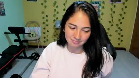 Snapshot of littleprety6969 chatting on July 20, 2026, 1:42 am Mia Wednesday to Sunday 730 am to 1030 am Colombian Hour D online show from July 20, 2026, 1:42 am