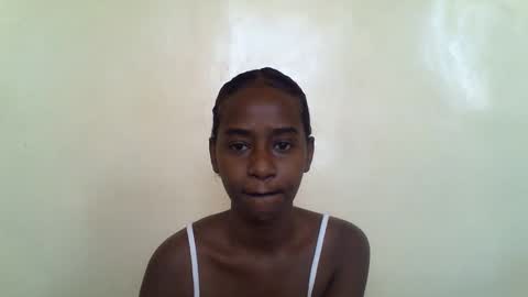 littlesandie online show from October 29, 2025, 6:48 am