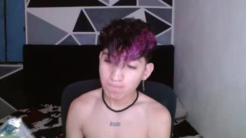 Snapshot of littlextrem chatting on December 13, 2024, 2:10 am Eros online show from December 13, 2024, 2:10 am