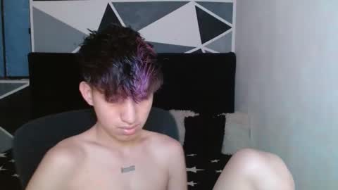 Snapshot of littlextrem chatting on December 23, 2024, 1:18 am Eros online show from December 23, 2024, 1:18 am