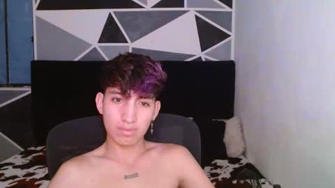Snapshot of littlextrem chatting on January 8, 2025, 9:21 am Eros online show from January 8, 2025, 9:21 am