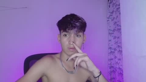 Snapshot of littlextrem chatting on February 13, 2025, 1:19 am Eros online show from February 13, 2025, 1:19 am