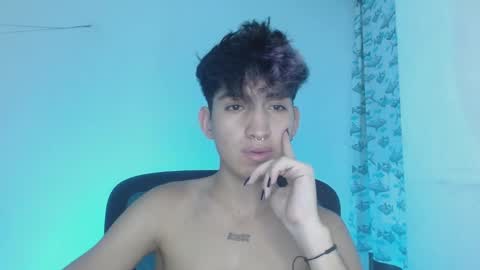 Snapshot of littlextrem chatting on February 25, 2025, 2:36 am Eros online show from February 25, 2025, 2:36 am